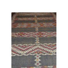 Long tapis noir